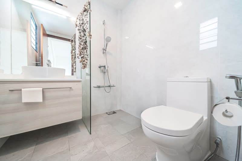 Central Grove, , 3 Bedrooms, 2,239 sqft, Condominium For Sale, by Sarah Tan, 500119222 - Bathroom - PropertyGuru.com.sg