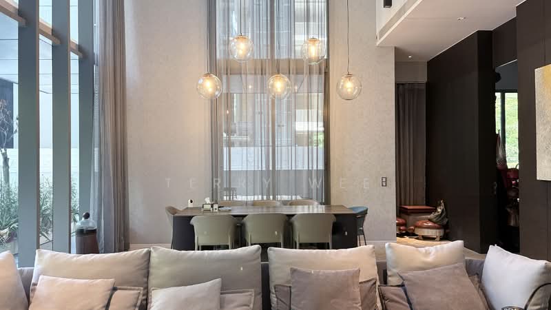 Leedon Residence, 16 Leedon Heights, 4 Bedrooms, 4,607 sqft, Condominium For Rent, by Terry Wee, 500119229 - Living Room - PropertyGuru.com.sg