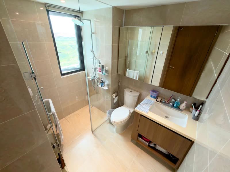 Kingsford Waterbay, Upper Serangoon View, 3 Bedrooms, 1,109 sqft, Condominium For Sale, by Eric Lee, 500119239 - Bathroom - PropertyGuru.com.sg