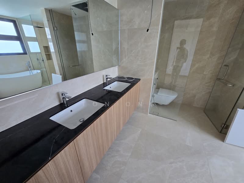 ⭐LEGACY HOMES⭐ Braddell Heights Estate Brand New Detached Houses, Clifton Vale/Lynwood Grove/Cotswold Close/Matlock Rise/Chiltern Drive, 6 Bedrooms, 8,969 sqft, Detached House For Sale, by Ton Ong, 500119249 - Bathroom - PropertyGuru.com.sg