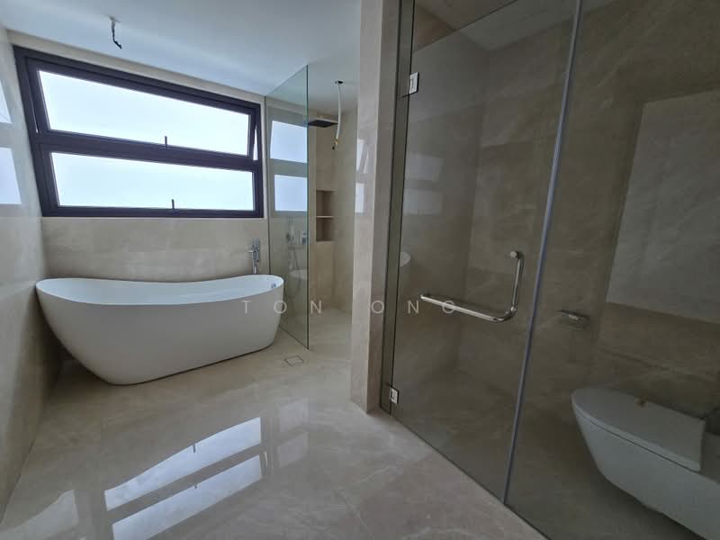 ⭐LEGACY HOMES⭐ Braddell Heights Estate Brand New Detached Houses, Clifton Vale/Lynwood Grove/Cotswold Close/Matlock Rise/Chiltern Drive, 6 Bedrooms, 8,969 sqft, Detached House For Sale, by Ton Ong, 500119249 - Bathroom - PropertyGuru.com.sg
