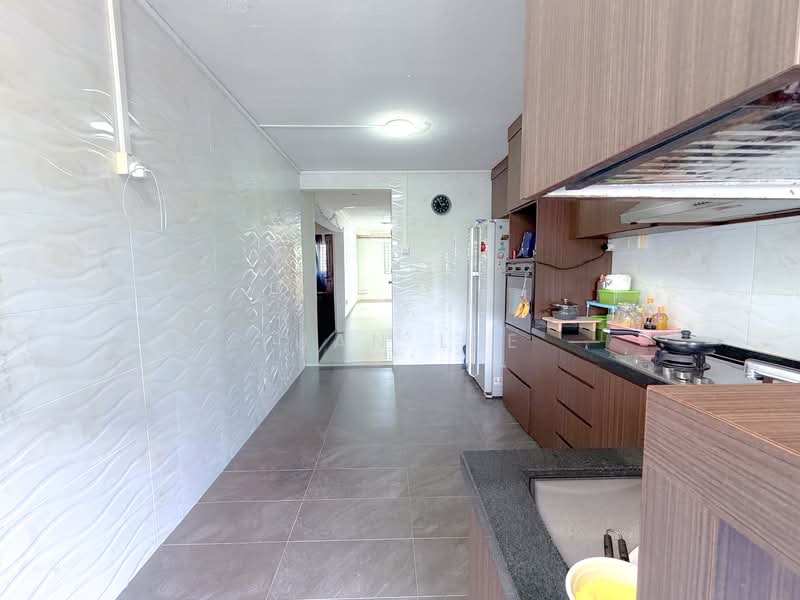 542 Bedok North Street 3, 542 Bedok North Street 3, 2 Bedrooms, 883 sqft, HDB Flat For Sale, by Tuan Lee, 500119250 - Kitchen - PropertyGuru.com.sg