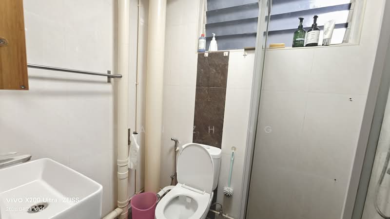 325 Serangoon Avenue 3, 325 Serangoon Avenue 3, 3 Bedrooms, 904 sqft, HDB Flat For Sale, by Ivan Zhang, 500119256 - Bathroom - PropertyGuru.com.sg