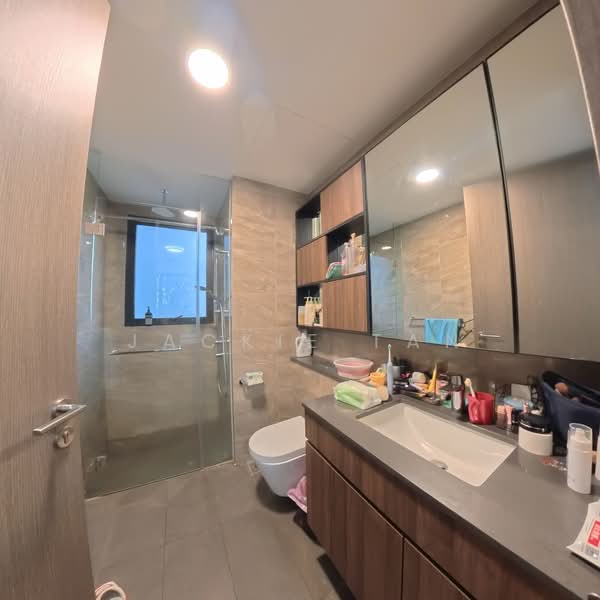 Kent Ridge Hill Residences, 66A South Buona Vista Road, 3 Bedrooms, 883 sqft, Condominium For Sale, by JACKIE TAN, 500119275 - Master Bathroom - PropertyGuru.com.sg