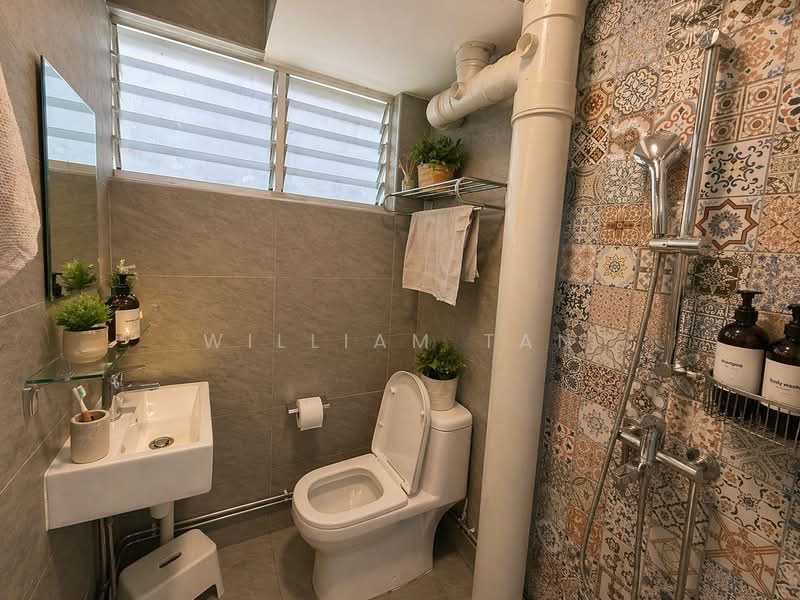 180 Ang Mo Kio Avenue 5, 180 Ang Mo Kio Avenue 5, 3 Bedrooms, 883 sqft, HDB Flat For Sale, by William Tan, 500119278 - Bathroom - PropertyGuru.com.sg