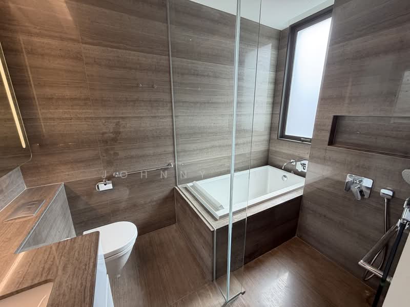 Lloyd SixtyFive, 65 Lloyd Road, 3 Bedrooms, 3,638 sqft, Condominium For Rent, by Johnny Chia, 500119285 - Bathroom - PropertyGuru.com.sg