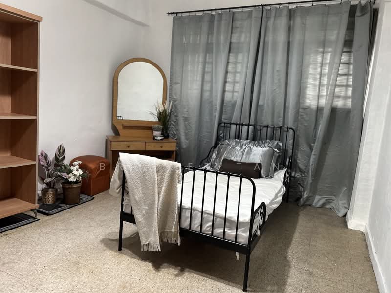 23 Telok Blangah Crescent, 23 Telok Blangah Crescent, 3 Bedrooms, 883 sqft, HDB Flat For Sale, by Bridget Tan, 500119290 - Bedroom 3  South facing - PropertyGuru.com.sg