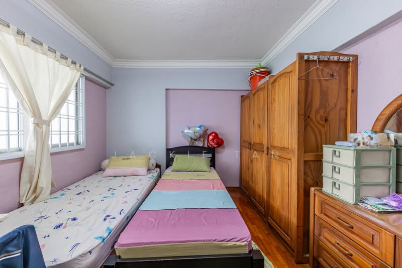 357 Hougang Avenue 7, 357 Hougang Avenue 7, 4 Bedrooms, 1,614 sqft, HDB Flat For Sale, by JACKIE TAN, 500119291 - Bedroom - PropertyGuru.com.sg