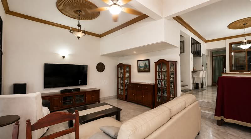 D16 BEST VALUE BUY 3.5 STRY SEMI D IN THE MARKET NEAR MRT, JALAN SIMPANG / PARI BURONG / CHEMPAKA KUNING / BEDOK RD, 6 Bedrooms, 4,000 sqft, Semi-Detached House For Sale, by Edwin Ow, 500119295 - Living Room - PropertyGuru.com.sg