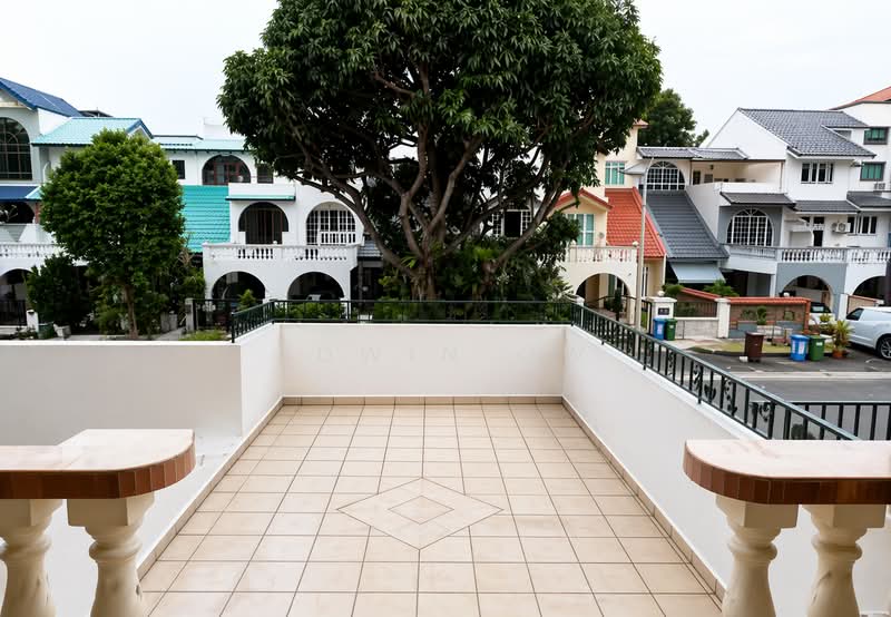 D16 BEST VALUE BUY 3.5 STRY SEMI D IN THE MARKET NEAR MRT, JALAN SIMPANG / PARI BURONG / CHEMPAKA KUNING / BEDOK RD, 6 Bedrooms, 4,000 sqft, Semi-Detached House For Sale, by Edwin Ow, 500119295 - Exterior - PropertyGuru.com.sg