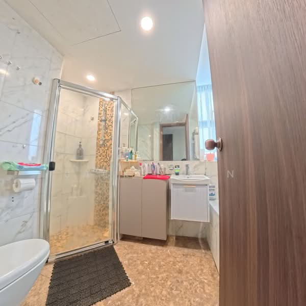 Tanamera Crest, 6 Pari Dedap Walk, 3 Bedrooms, 1,173 sqft, Condominium For Sale, by JACKIE TAN, 500119310 - Bathroom - PropertyGuru.com.sg