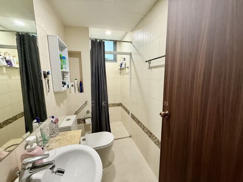 Tanamera Crest, 6 Pari Dedap Walk, 3 Bedrooms, 1,173 sqft, Condominium For Sale, by JACKIE TAN, 500119310 - Bathroom - PropertyGuru.com.sg