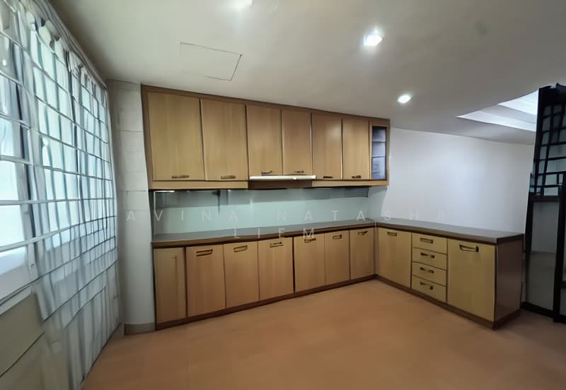 Saraca Villas, 1 Saraca Terrace, 4 Bedrooms, 2,691 sqft, Terraced House For Sale, by Lavina Natasha Liem, 500119313 - Kitchen - PropertyGuru.com.sg