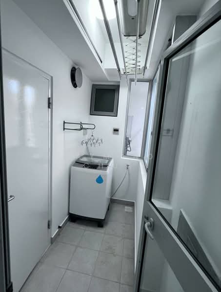 Hillview Regency, 26 Bukit Batok East Avenue 2, 2 Bedrooms, 904 sqft, Condominium For Sale, by Raymond Chua, 500119314 - Interior - PropertyGuru.com.sg