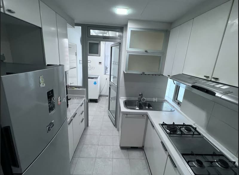 Hillview Regency, 26 Bukit Batok East Avenue 2, 2 Bedrooms, 904 sqft, Condominium For Sale, by Raymond Chua, 500119314 - Kitchen - PropertyGuru.com.sg