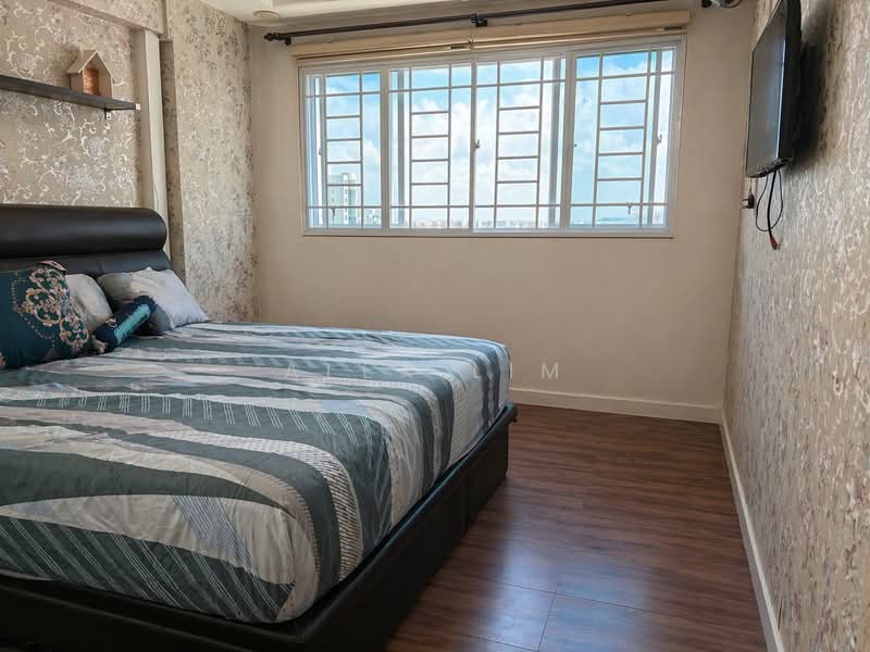 226 Jurong East Street 21, 226 Jurong East Street 21, 2 Bedrooms, 1,291 sqft, HDB Flat For Rent, by Alex Lim, 500119317 - Bedroom - PropertyGuru.com.sg