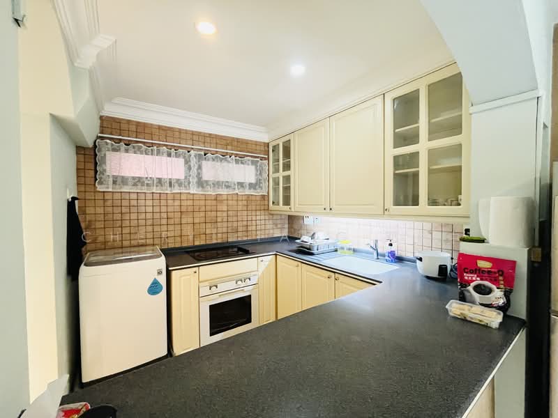 Cairnhill Astoria, 6A Cairnhill Rise, 1 Bedroom, 732 sqft, Condominium For Rent, by Cheryl Tang 邓慧中, 500119322 - Kitchen - PropertyGuru.com.sg