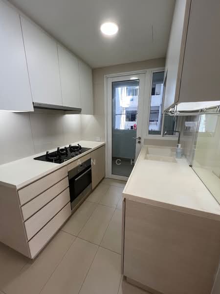 The Tampines Trilliant, 31 Tampines Central 7, 3 Bedrooms, 1,012 sqft, Executive Condominium For Rent, by Jean Chua, 500119324 - Kitchen - PropertyGuru.com.sg