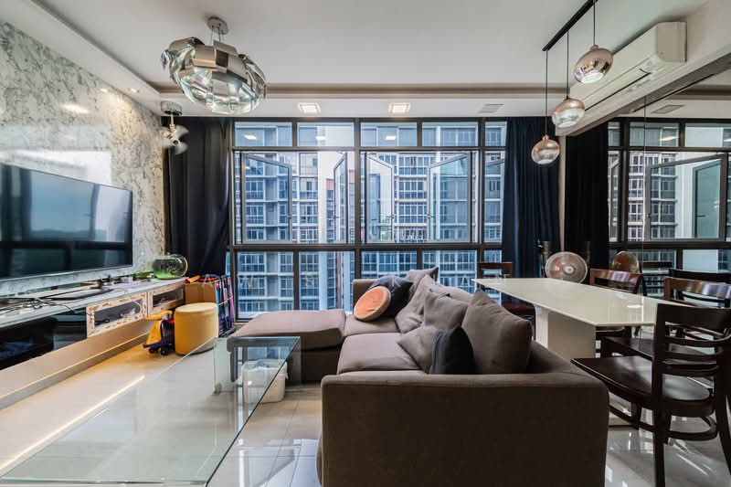 Symphony Suites, 9 Yishun Close, 4 Bedrooms, 1,023 sqft, Condominium For Sale, by Aw Si Kuan, 500119326 - Living Room - PropertyGuru.com.sg