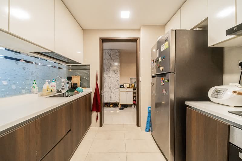 Symphony Suites, 9 Yishun Close, 4 Bedrooms, 1,023 sqft, Condominium For Sale, by Aw Si Kuan, 500119326 - Kitchen - PropertyGuru.com.sg