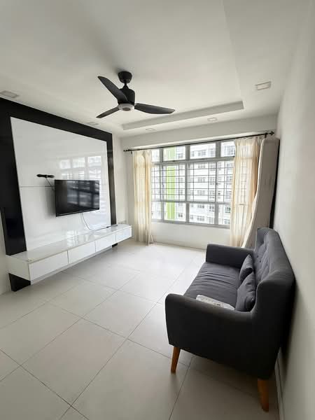 522C Tampines Central 7, 522C Tampines Central 7, 3 Bedrooms, 1,001 sqft, HDB Flat For Sale, by Sammy Song, 500119329 - Living Room - PropertyGuru.com.sg
