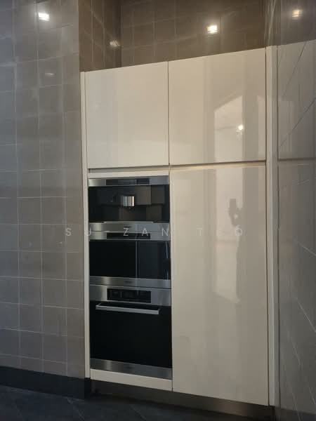 Belle Vue Residences, 15 Oxley Walk, 3 Bedrooms, 1,927 sqft, Condominium For Sale, by Su-Zan Teo, 500119341 - Fully Equipped Kitchen - PropertyGuru.com.sg