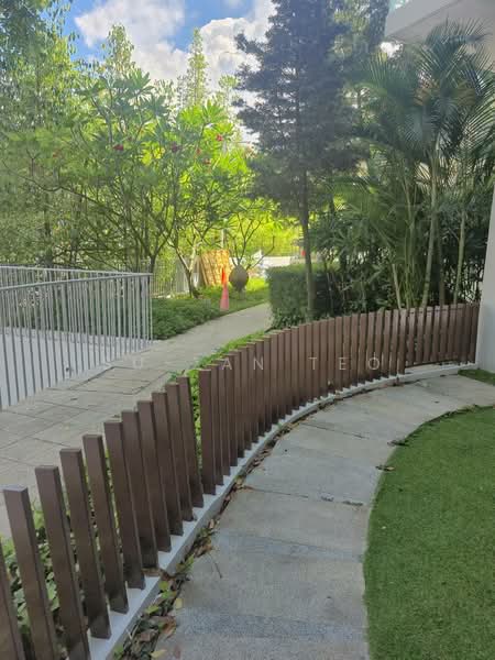 Belle Vue Residences, 15 Oxley Walk, 3 Bedrooms, 1,927 sqft, Condominium For Sale, by Su-Zan Teo, 500119341 - Quiet Patio with Side Gate Access - PropertyGuru.com.sg