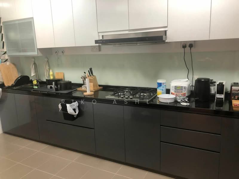 213A Compassvale Lane, 213A Compassvale Drive, 3 Bedrooms, 1,270 sqft, HDB Flat For Rent, by Riko Ashley, 500119363 - Kitchen - PropertyGuru.com.sg