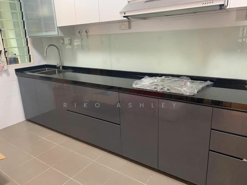 213A Compassvale Lane, 213A Compassvale Drive, 3 Bedrooms, 1,270 sqft, HDB Flat For Rent, by Riko Ashley, 500119363 - Kitchen - PropertyGuru.com.sg