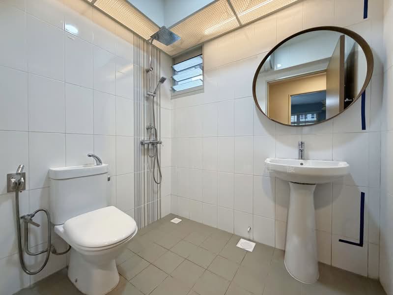 323D Sumang Walk, 323D Sumang Walk, 3 Bedrooms, 1,216 sqft, HDB Flat For Sale, by Andy Lim 林佳俊, 500119365 - Bathroom - PropertyGuru.com.sg