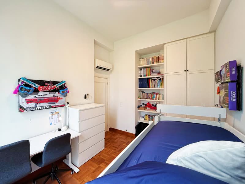 Holland Hill Park, 7A Holland Hill, 3 Bedrooms, 1,464 sqft, Condominium For Sale, by Joyce Lye Hui Xin, 500119370 - Bedroom - PropertyGuru.com.sg