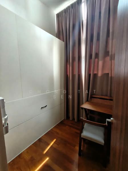 Oxley Edge, 308 River Valley Road, Room Rental, 61 sqft, Apartment For Rent, by Chong Tat Sen, 500119389 - Study - PropertyGuru.com.sg