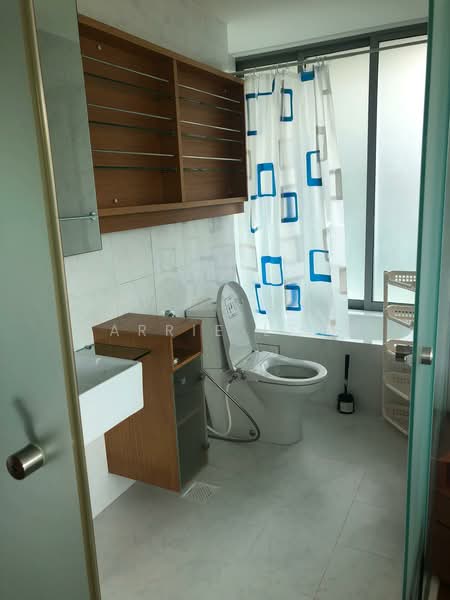 Leonie Suites, 21 Leonie Hill, 2 Bedrooms, 936 sqft, Apartment For Sale, by Carrie Leow, 500119412 - Bathroom - PropertyGuru.com.sg