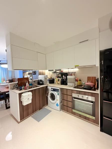 Treasure at Tampines, 57 Tampines Lane, 3 Bedrooms, 915 sqft, Condominium For Sale, by Joanne Chan, 500119413 - Kitchen - PropertyGuru.com.sg