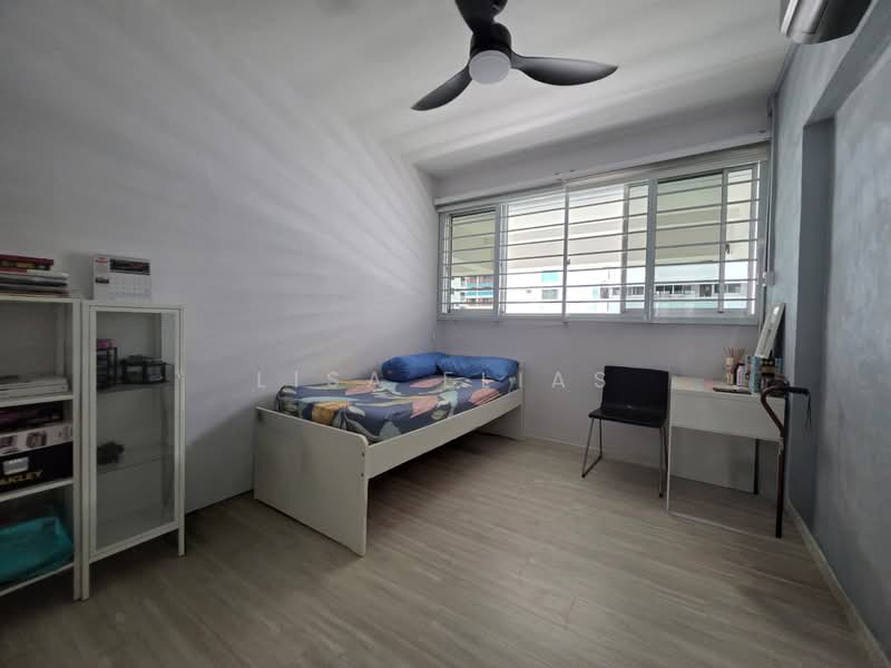 864 Tampines Street 83, 864 Tampines Street 83, 3 Bedrooms, 1,119 sqft, HDB Flat For Sale, by Lisa Elias, 500119417 - Common Room 1 - PropertyGuru.com.sg