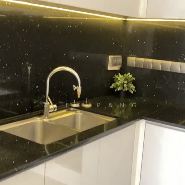 Kallang Riverside, 51 Kampong Bugis, 2 Bedrooms, 1,001 sqft, Condominium For Sale, by Alex Pang, 500119434 - Kitchen - PropertyGuru.com.sg