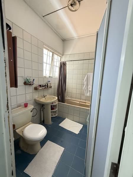 120 jalan pari burong, 120 Jalan Pari Burong, 4 Bedrooms, 2,800 sqft, Semi-Detached House For Sale, by Steven Wen, 500119435 - Bathroom - PropertyGuru.com.sg