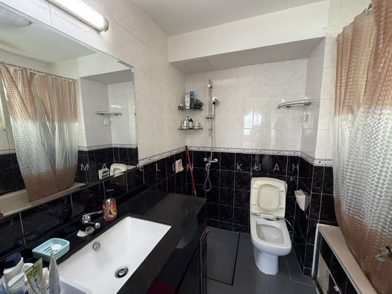 Melville Park, 22 Simei Street 1, 3 Bedrooms, 1,409 sqft, Apartment For Rent, by Madeline Kuah, 500119438 - Bathroom - PropertyGuru.com.sg