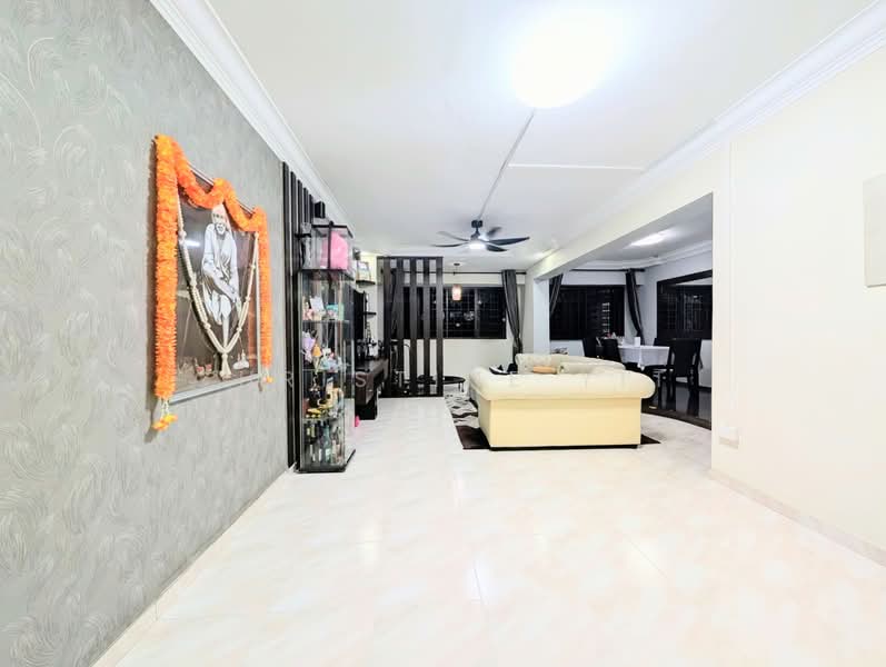 469 Choa Chu Kang Avenue 3, 469 Choa Chu Kang Avenue 3, 3 Bedrooms, 1,292 sqft, HDB Flat For Sale, by Christine Yit, 500119450 - Living Room - PropertyGuru.com.sg