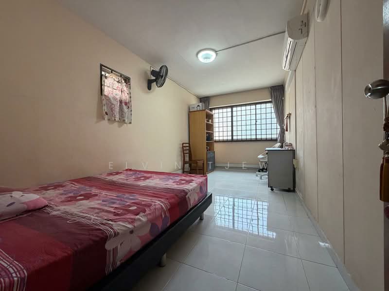 363 Hougang Avenue 5, 363 Hougang Avenue 5, 4 Bedrooms, 1,324 sqft, HDB Flat For Sale, by Elvin Tjew, 500119454 - Bedroom - PropertyGuru.com.sg