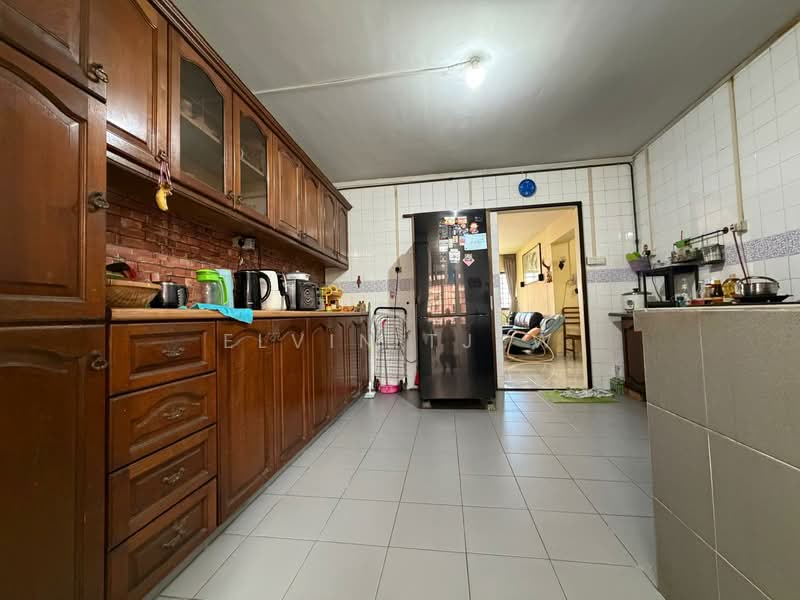 363 Hougang Avenue 5, 363 Hougang Avenue 5, 4 Bedrooms, 1,324 sqft, HDB Flat For Sale, by Elvin Tjew, 500119454 - Kitchen - PropertyGuru.com.sg