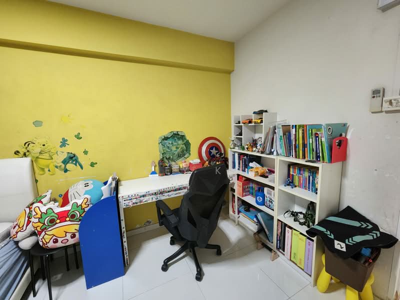 21 Queen's Close, 21 Queen's Close, 3 Bedrooms, 1,162 sqft, HDB Flat For Sale, by Joey Koh, 500119457 - Study - PropertyGuru.com.sg