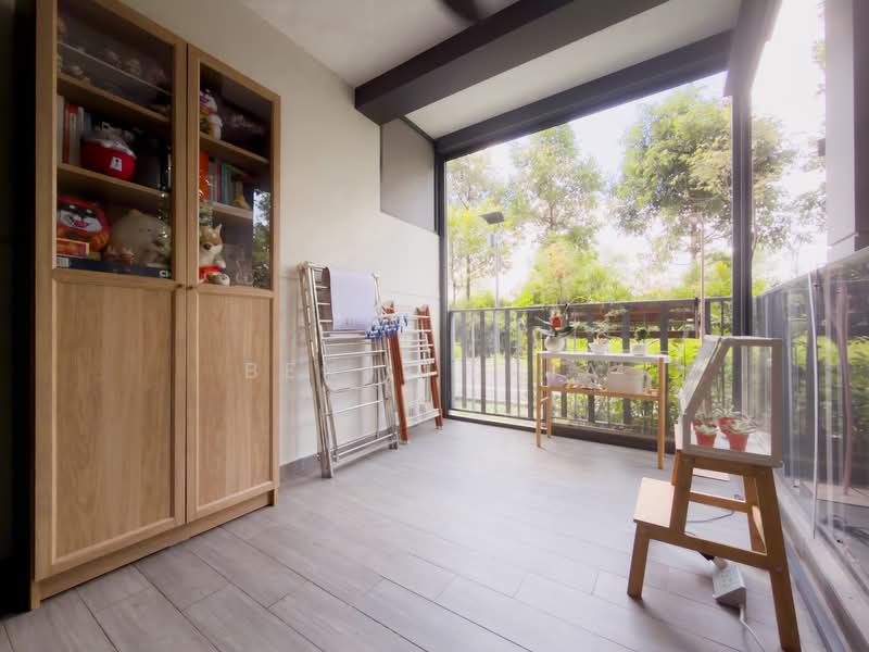 The Brownstone, 160 Canberra Drive, 3 Bedrooms, 915 sqft, Executive Condominium For Sale, by Benji Chia, 500119468 - Balcony - PropertyGuru.com.sg