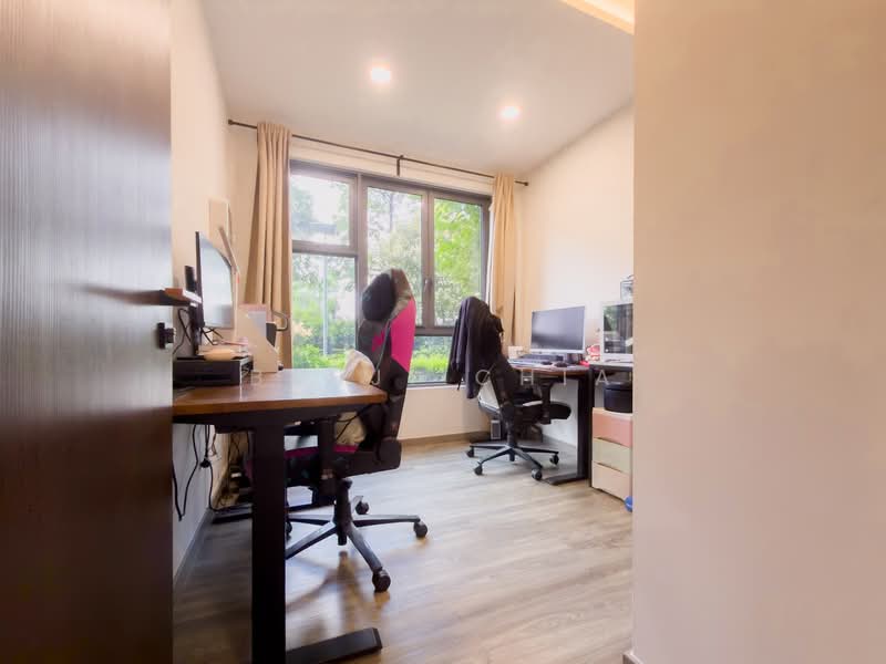 The Brownstone, 160 Canberra Drive, 3 Bedrooms, 915 sqft, Executive Condominium For Sale, by Benji Chia, 500119468 - PropertyGuru.com.sg