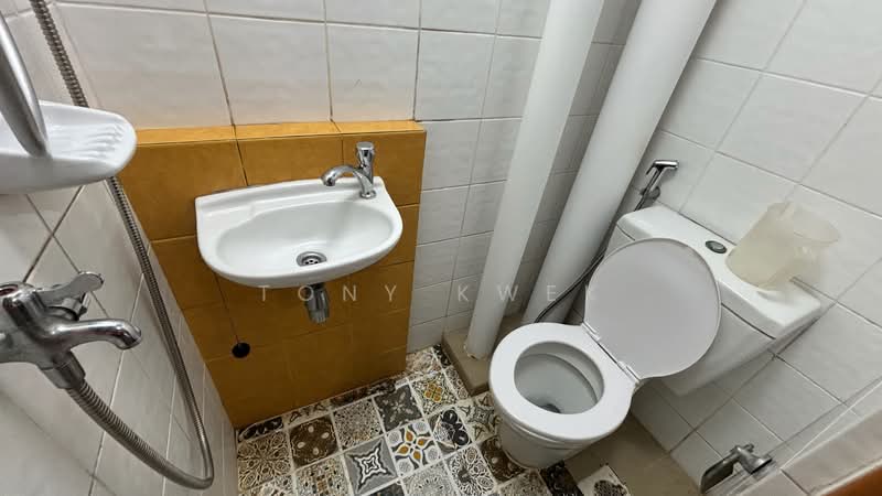 Woodsvale, 1 Woodlands Drive 72, Room Rental, 120 sqft, Condominium For Rent, by Tony Kwek, 500119518 - Bathroom - PropertyGuru.com.sg