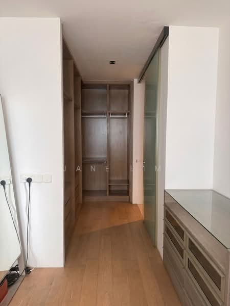 Echelon, 7 Alexandra View, 4 Bedrooms, 1,572 sqft, Condominium For Sale, by Jane Lim, 500119530 - Walk-in Wardrobe - PropertyGuru.com.sg