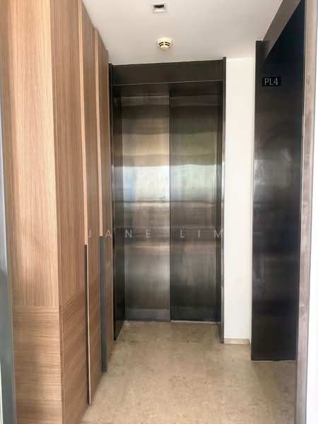 Echelon, 7 Alexandra View, 4 Bedrooms, 1,572 sqft, Condominium For Sale, by Jane Lim, 500119530 - Pte Lift Lobby - PropertyGuru.com.sg