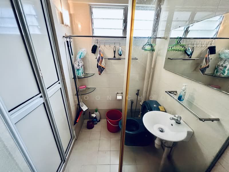 205 Tampines Street 21, 205 Tampines Street 21, Room Rental, 150 sqft, HDB Flat For Rent, by Kar Loon Choong, 500119546 - Bathroom - PropertyGuru.com.sg