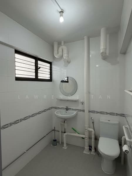 114 Bukit Purmei Road, 114 Bukit Purmei Road, 3 Bedrooms, 1,109 sqft, HDB Flat For Sale, by Lawrence Tan, 500119588 - Bathroom - PropertyGuru.com.sg