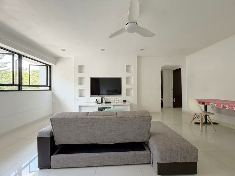 114 Bukit Purmei Road, 114 Bukit Purmei Road, 3 Bedrooms, 1,109 sqft, HDB Flat For Sale, by Lawrence Tan, 500119588 - Living Room - PropertyGuru.com.sg